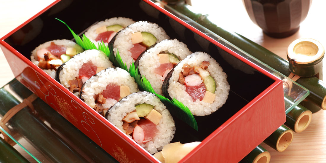 季節の期間限定メニュー「海鮮太巻き」