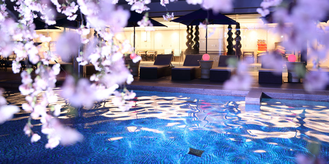 夜桜満開!KOBEで「SAKURAナイトプール」