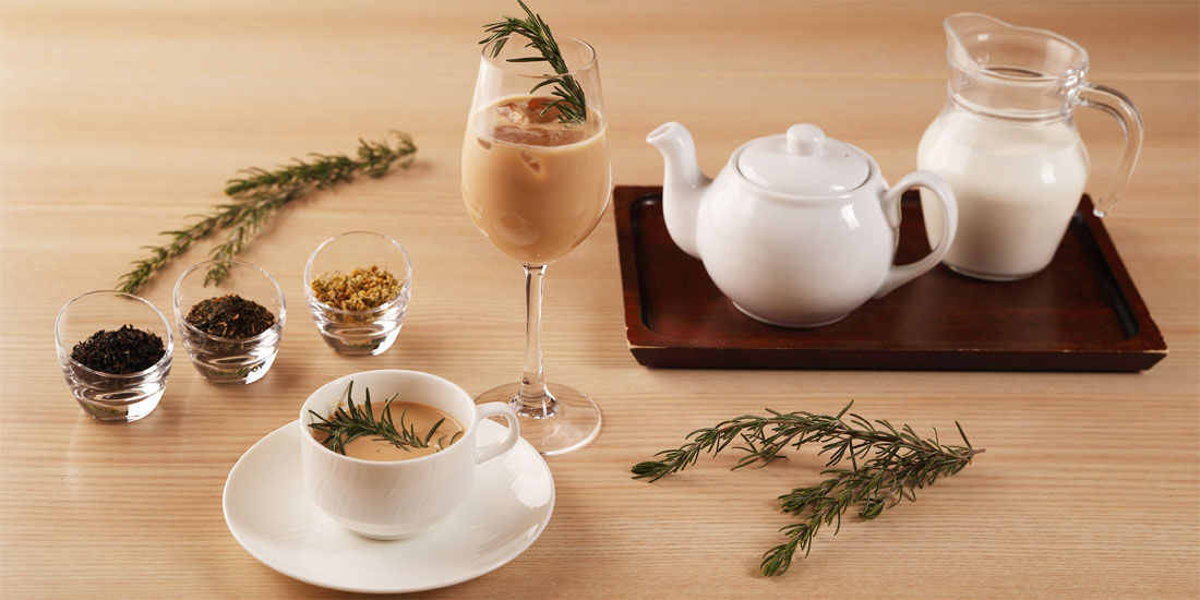 ハーブ薫るロイヤルミルクティーカクテル