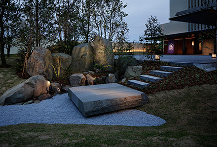 神戸みなと温泉 蓮の龍門瀑