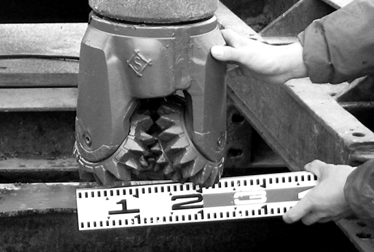 天然温泉の採掘しているイメージ写真2