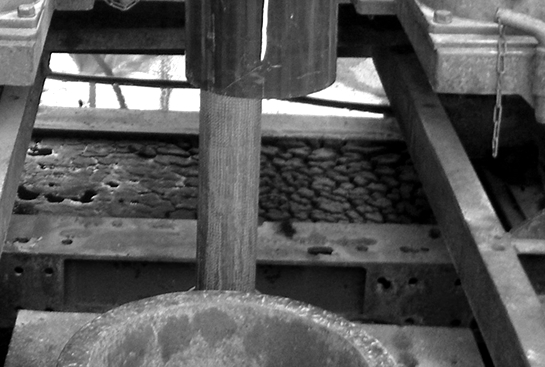 天然温泉の採掘しているイメージ写真3