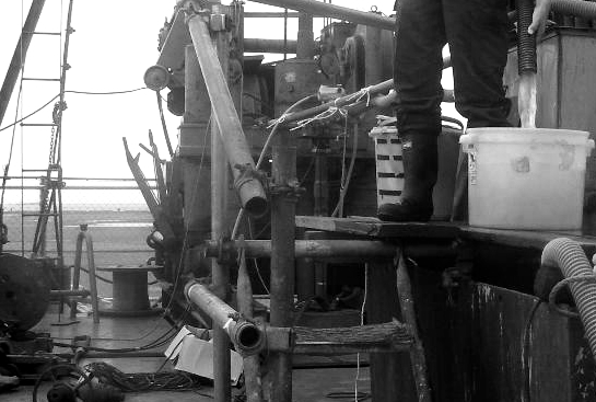 天然温泉の採掘しているイメージ写真5