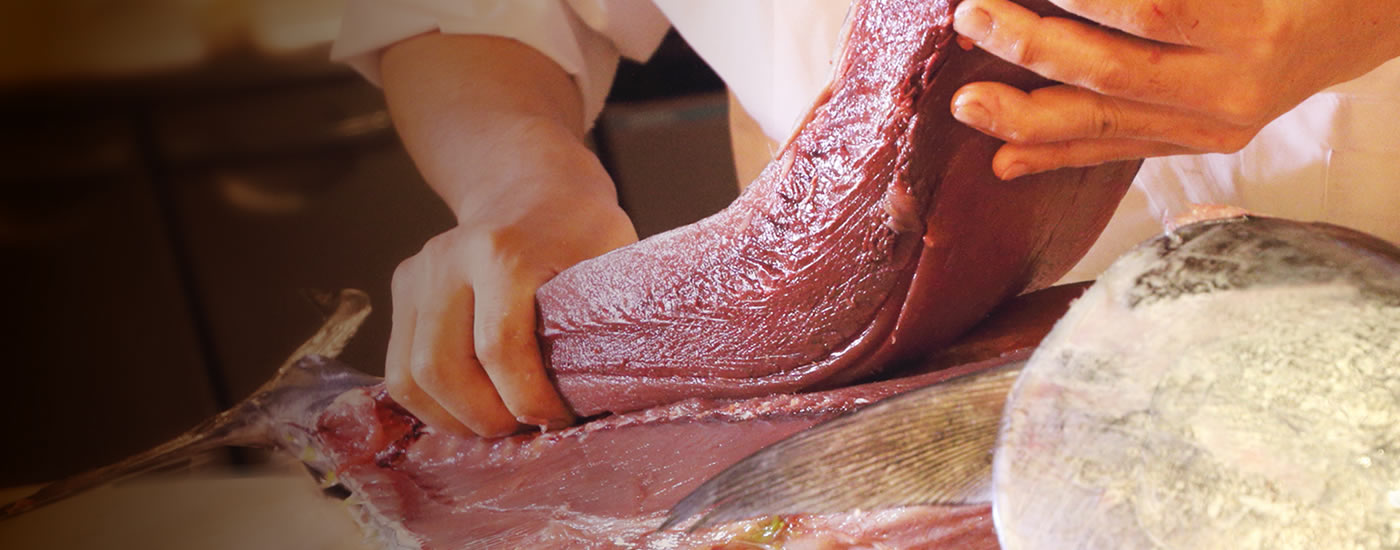 マグロ解体ショー