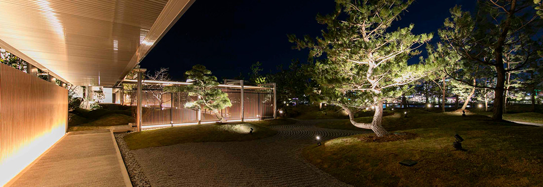 夜の日本庭園